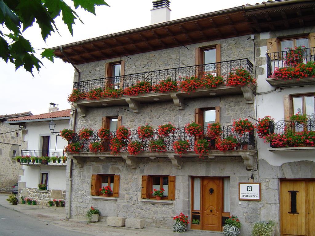 Casa Rural Martxoenea Landetxea Hotel Arruazu Exterior photo